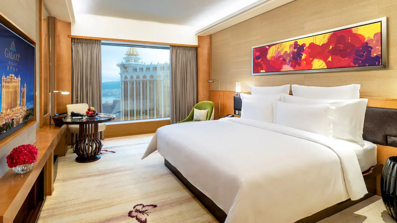 Deluxe King Room